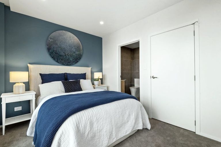 Photo of property in 2/19 Windlass Street, Long Bay, Auckland, 0630