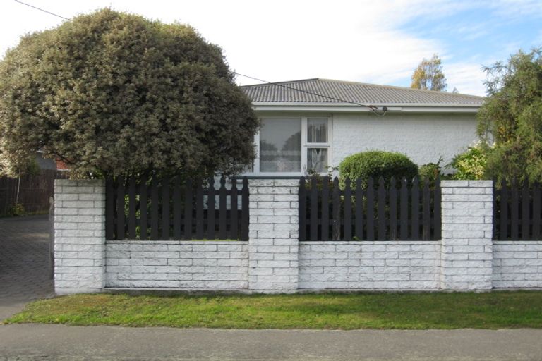 Photo of property in 12 Greenhurst Street, Sockburn, Christchurch, 8042