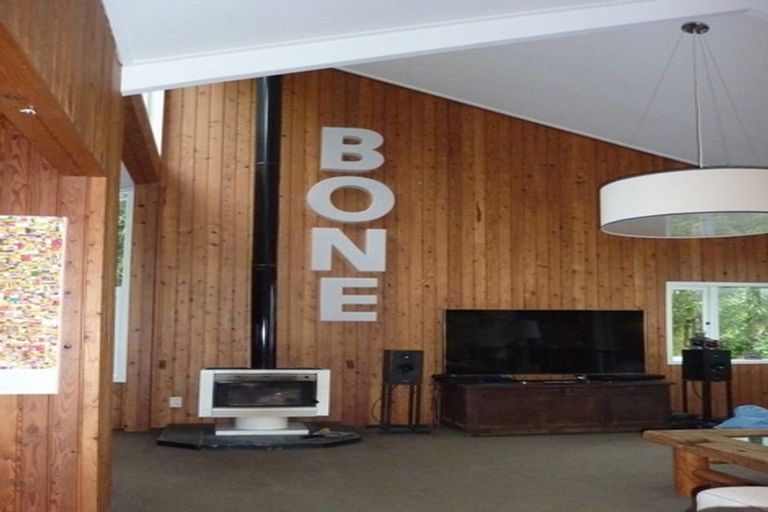 Photo of property in 2 Maramanui Way, Karaka Bays, Wellington, 6022