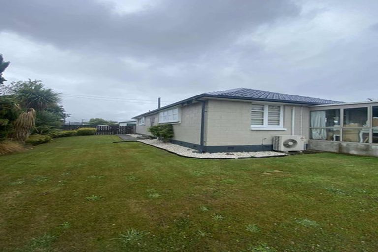 Photo of property in 2 Grosvenor Street, Redwood, Christchurch, 8051