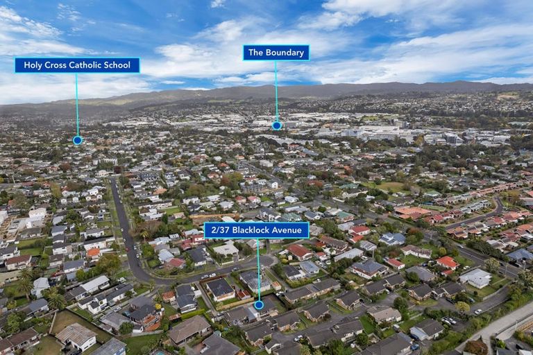Photo of property in 2/37 Blacklock Avenue, Henderson, Auckland, 0612