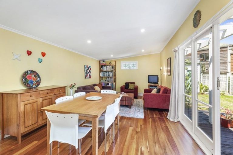 Photo of property in 32 Lawrence Street, Newtown, Wellington, 6021