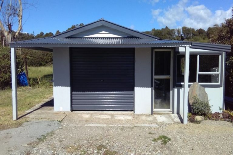 Photo of property in 18 Butlers Road, Ruatapu, Hokitika, 7883