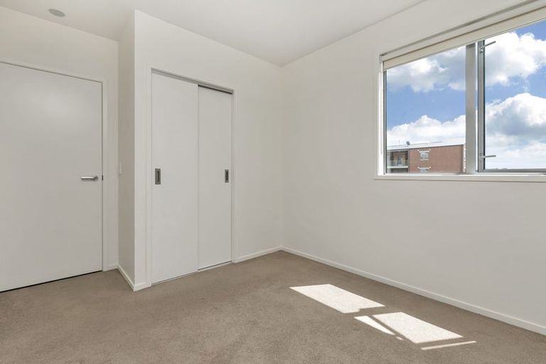 Photo of property in 301/160b Hobsonville Point Road, Hobsonville, Auckland, 0616