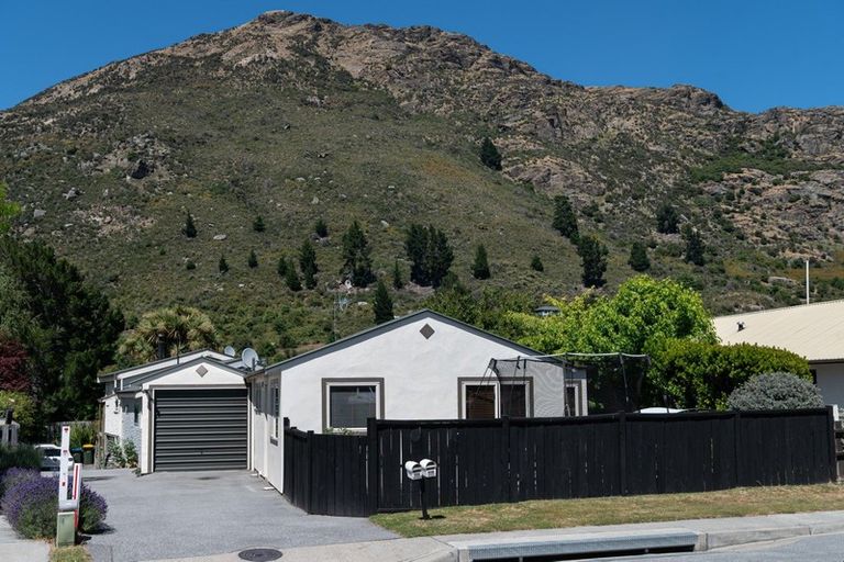 Photo of property in 40a Remarkables Crescent, Frankton, Queenstown, 9300