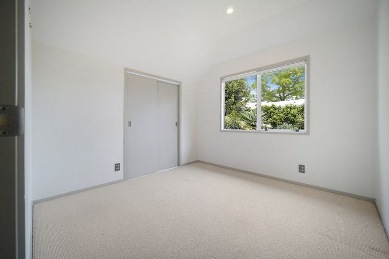 Photo of property in 1/26 Onepoto Road, Hauraki, Auckland, 0622