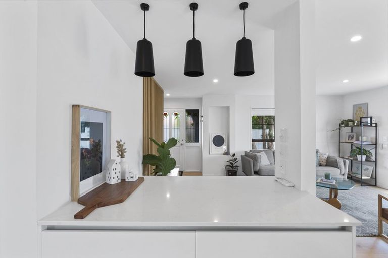 Photo of property in 2/1 Bruce Street, Northcote Point, Auckland, 0627