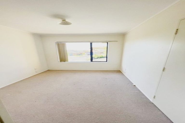 Photo of property in 19 Earnslaw Crescent, Clover Park, Auckland, 2019