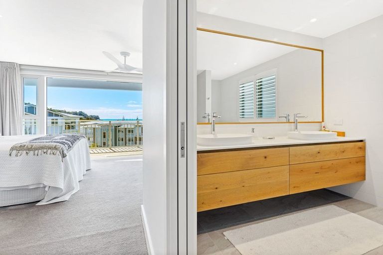 Photo of property in 65 Landmark Terrace, Orewa, 0931