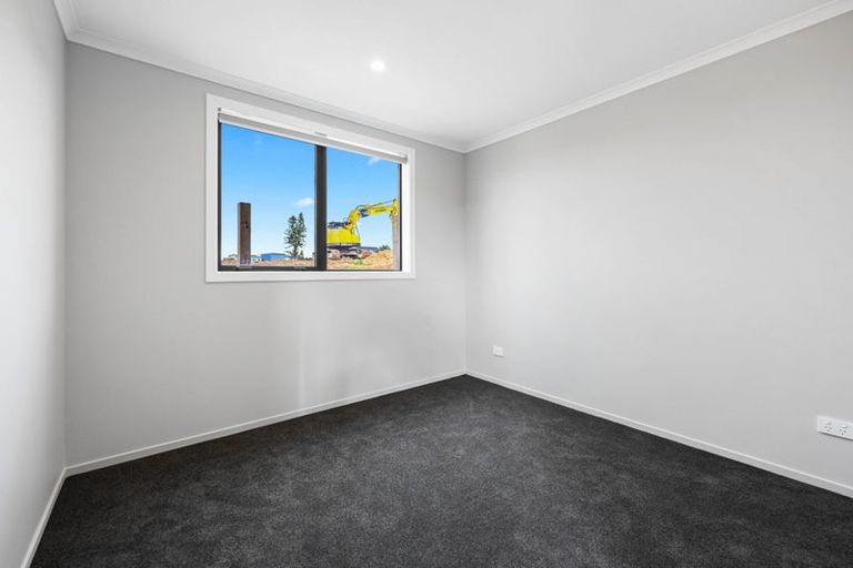 Photo of property in 27 Waruhia Crescent, Rototuna North, 3281