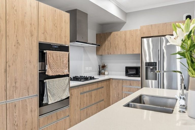 Photo of property in 8 Killick Place, Long Bay, Auckland, 0630