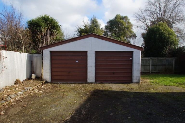 Photo of property in 6a Auburn Avenue, Upper Riccarton, Christchurch, 8041