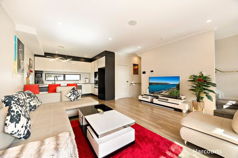 Photo of property in 2/5 Ayr Road, Pakuranga, Auckland, 2010