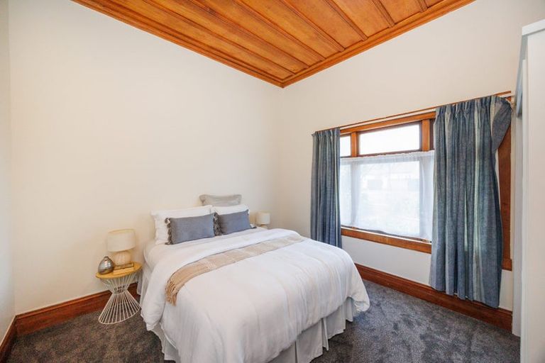 Photo of property in 215 College Street, West End, Palmerston North, 4412