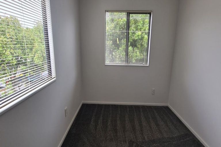 Photo of property in 37 Rakich Place, Henderson, Auckland, 0612
