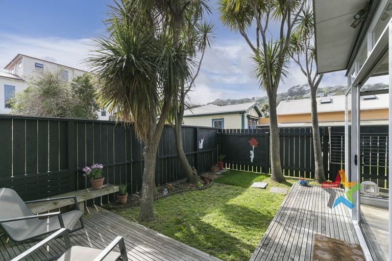 Photo of property in 139b The Parade, Island Bay, Wellington, 6023