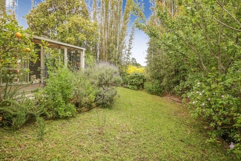 Photo of property in 2/93 Woodglen Road, Glen Eden, Auckland, 0602