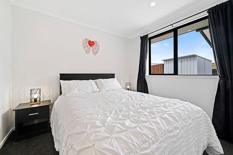 Photo of property in 11 Ulcoats Lane, Pokeno, 2402