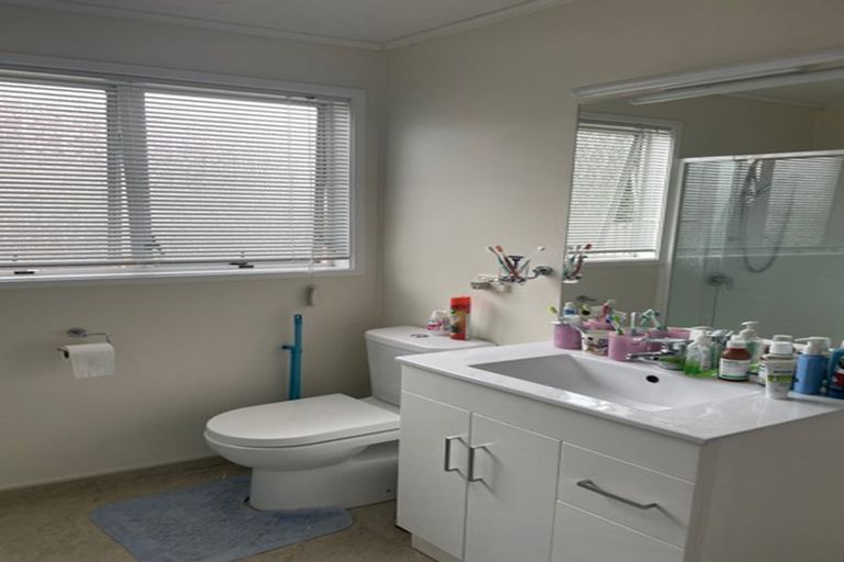 Photo of property in 1/25 Regency Place, Sunnynook, Auckland, 0632