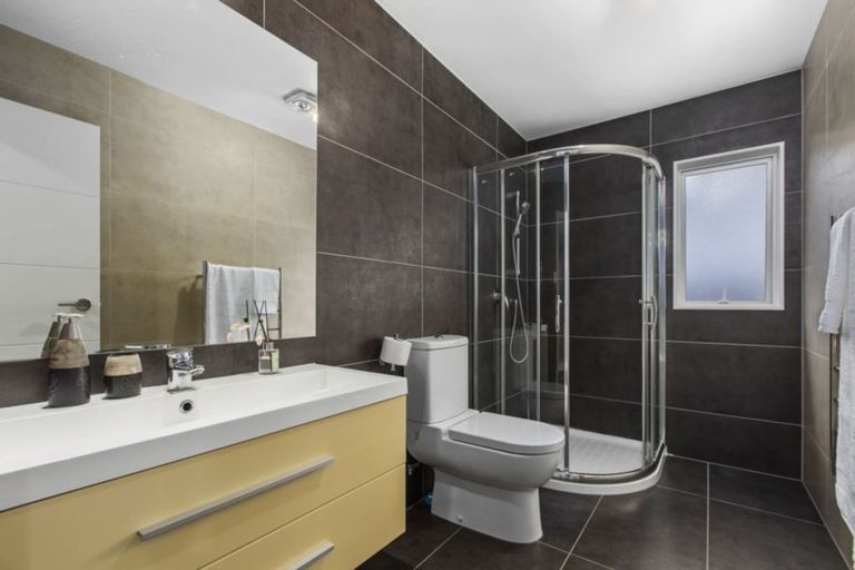 Photo of property in 64 Laurel Oak Drive, Schnapper Rock, Auckland, 0632