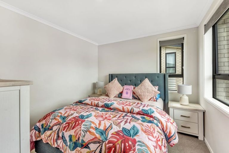 Photo of property in 90 Banks Street, Marfell, New Plymouth, 4310