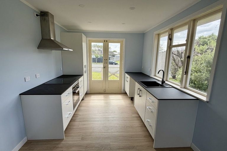 Photo of property in 6 Ayr Place, Hokowhitu, Palmerston North, 4410