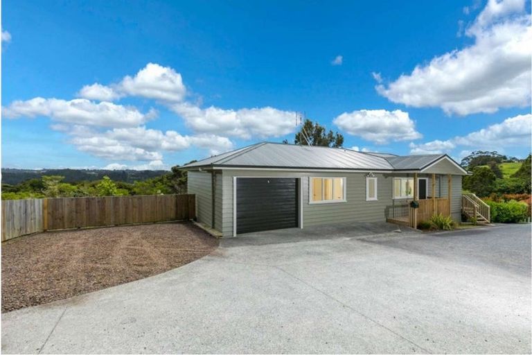Photo of property in 4a Viridian Lane, Greenhithe, Auckland, 0632