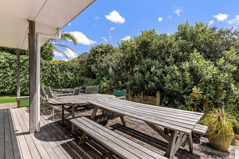 Photo of property in 33b Dalwhinnie Parade, Highland Park, Auckland, 2010