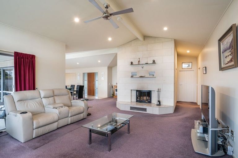 Photo of property in 28 Nore Street, Waihola, Milton, 9073