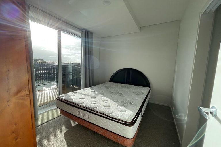 Photo of property in 7 Ceramic Lane, New Lynn, Auckland, 0600