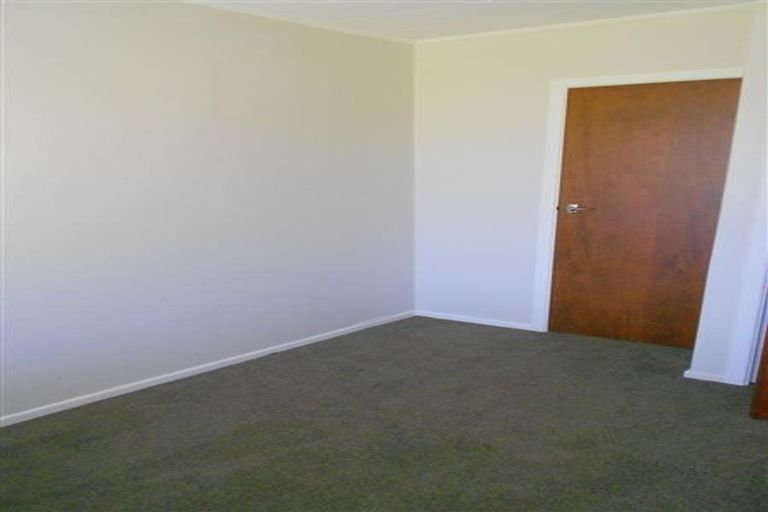 Photo of property in 2/10 Petherick Crescent, Johnsonville, Wellington, 6037