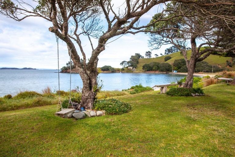 Photo of property in 1 Otautu Wharf Road, Colville, Coromandel, 3584