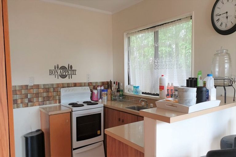 Photo of property in 1/8 Greenstone Place, Clover Park, Auckland, 2019