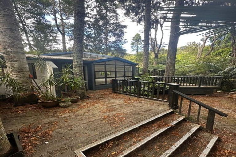 Photo of property in 16 Kaurimu Rise, Titirangi, Auckland, 0604