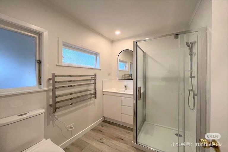 Photo of property in 1/405 East Coast Road, Mairangi Bay, Auckland, 0630