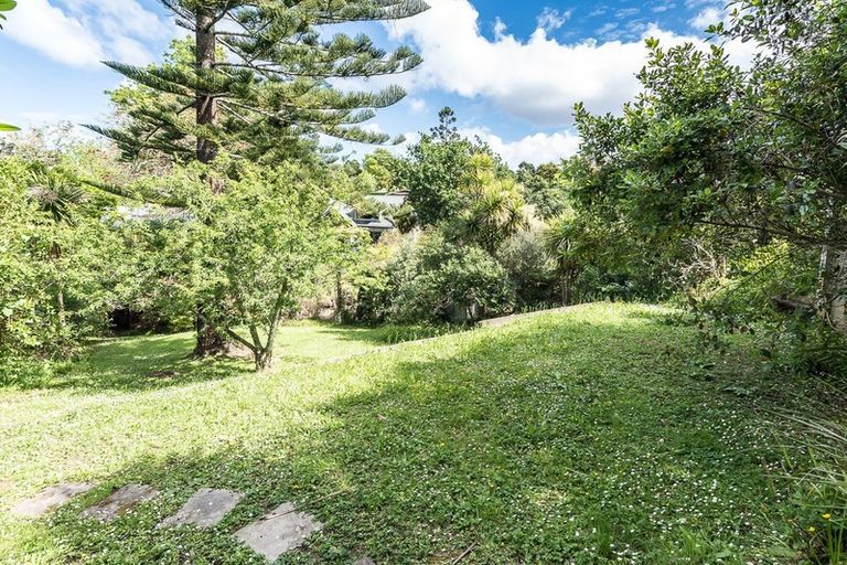 Photo of property in 16 Glamorgan Drive, Torbay, Auckland, 0630