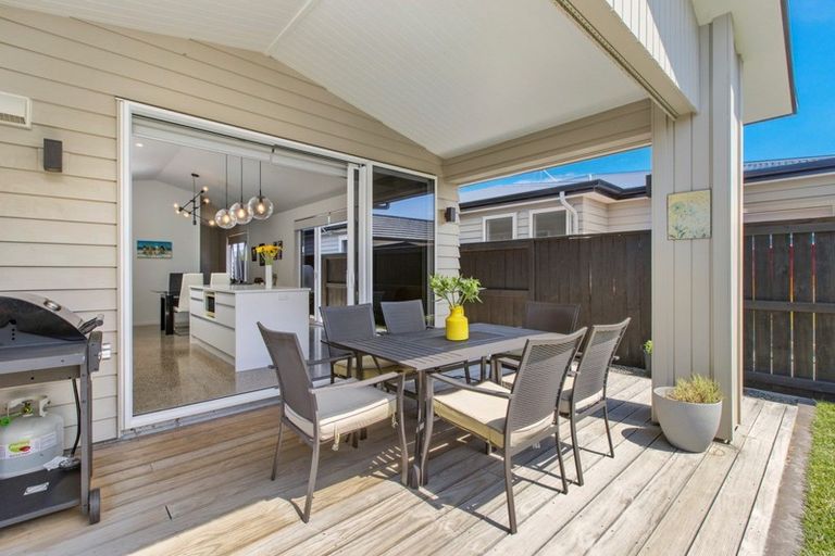 Photo of property in 5 Pimelea Street, Papamoa Beach, Papamoa, 3118