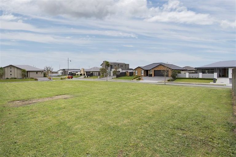 Photo of property in 3 Seaward Street, Pegasus, 7612