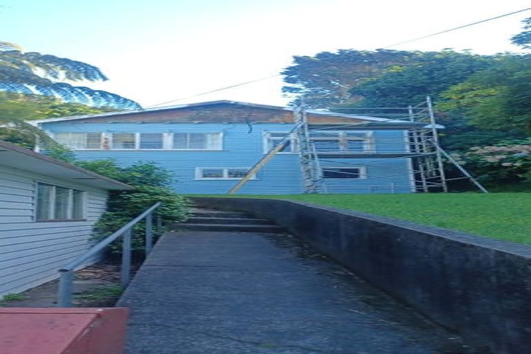Photo of property in 11 Paisley Terrace, Karori, Wellington, 6012