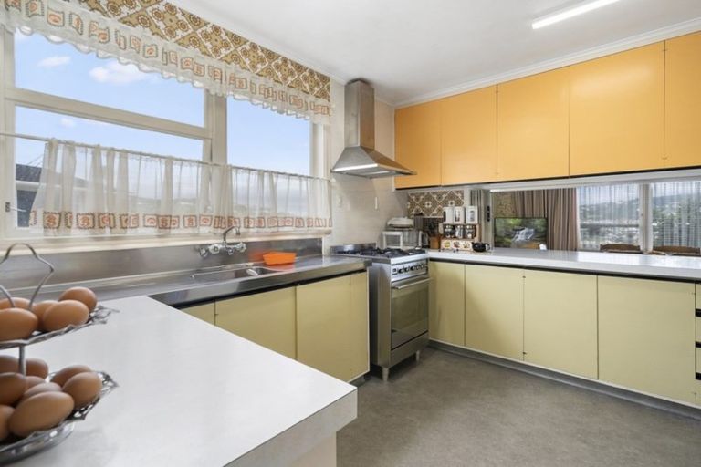 Photo of property in 24 Westview Grove, Miramar, Wellington, 6022