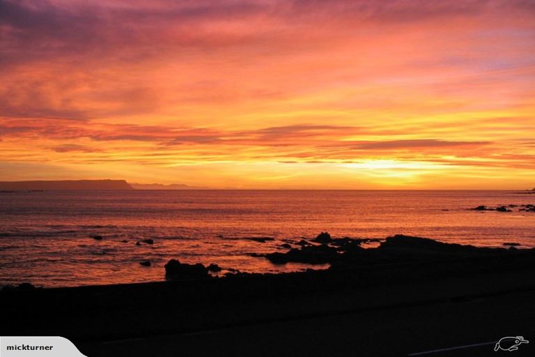 Photo of property in 32 Sunset Parade, Plimmerton, Porirua, 5026