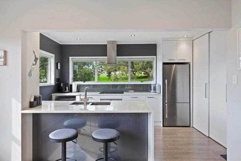 Photo of property in 34 Sunnyhill Crescent, Sunnyhills, Auckland, 2010