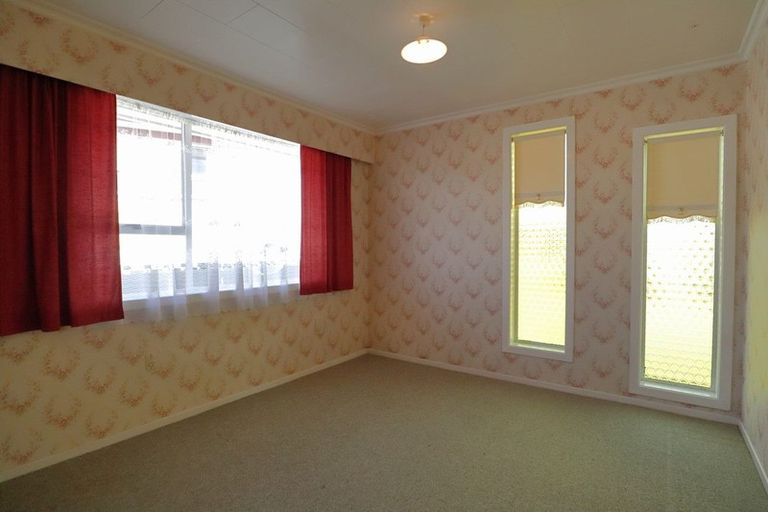 Photo of property in 16 Oberon Street, Stratford, 4332