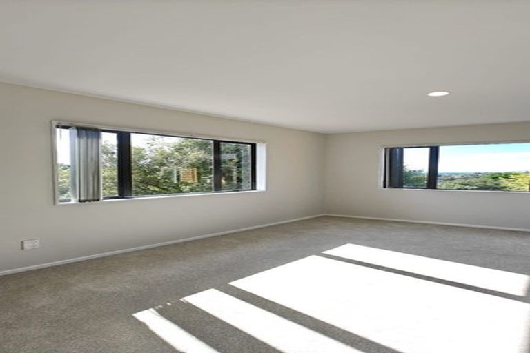 Photo of property in 1 Glenreagh Place, Torbay, Auckland, 0630