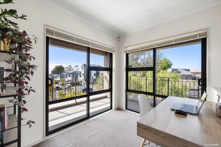 Photo of property in 170a Ridge Road, Howick, Auckland, 2014