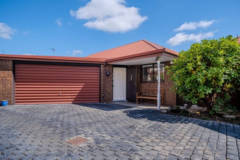 Photo of property in 2/35 Picton Avenue, Riccarton, Christchurch, 8011