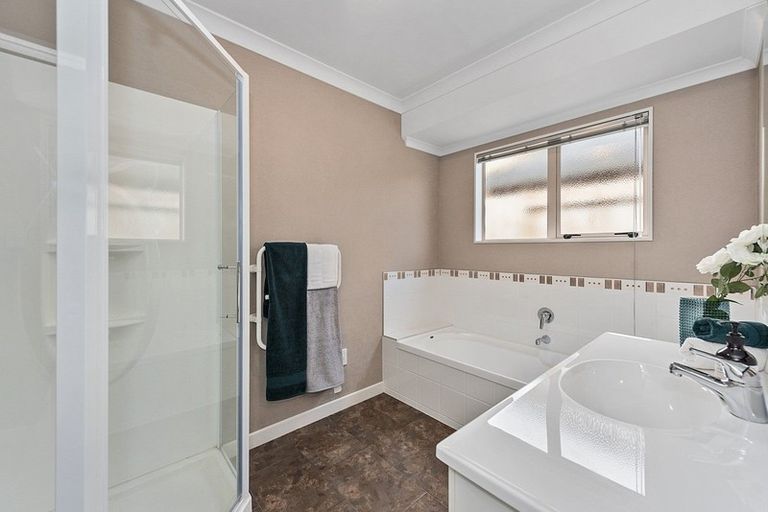 Photo of property in 10 Oldfield Court, Huntington, Hamilton, 3210