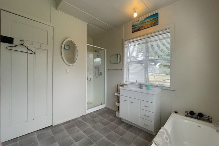 Photo of property in 272 Canal Road West, Waitakaruru, Thames, 3576