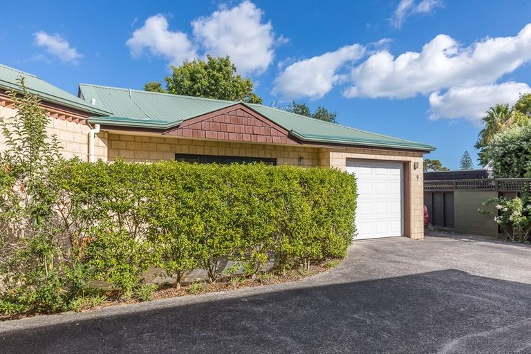 Photo of property in 9/52 Taharoto Road, Takapuna, Auckland, 0622