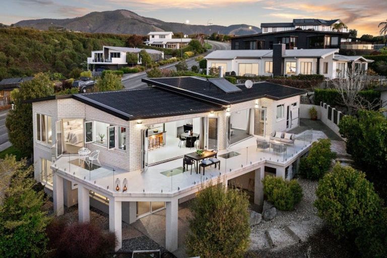 Photo of property in 32 Highview Drive, Wakatu, Nelson, 7011